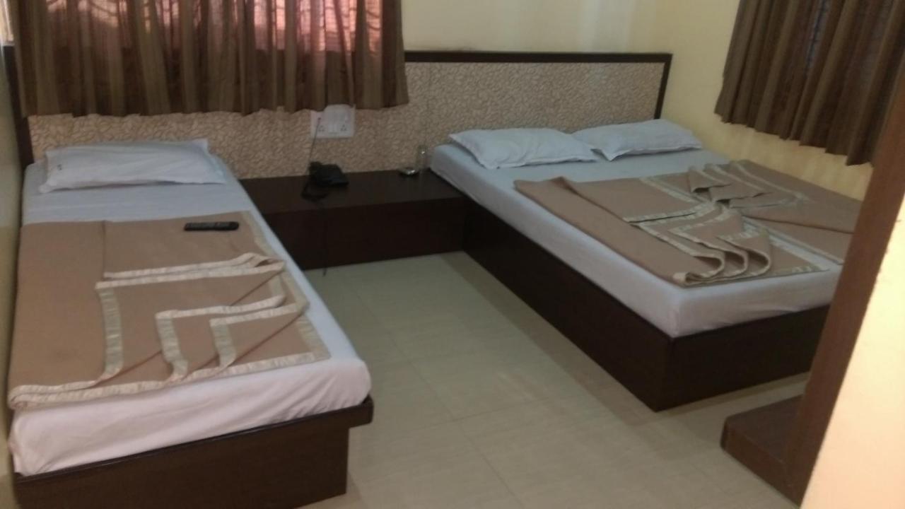 Hotel Sai Niwas Shirdi Exterior foto