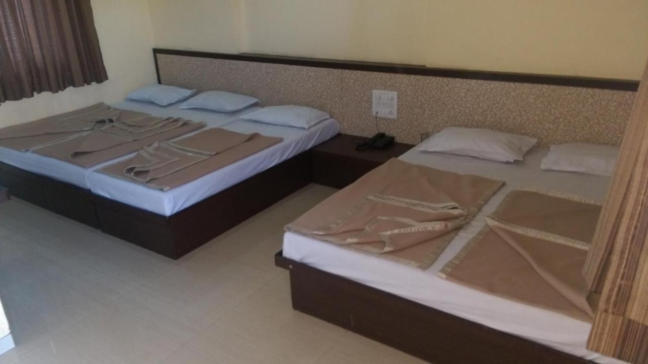 Hotel Sai Niwas Shirdi Exterior foto