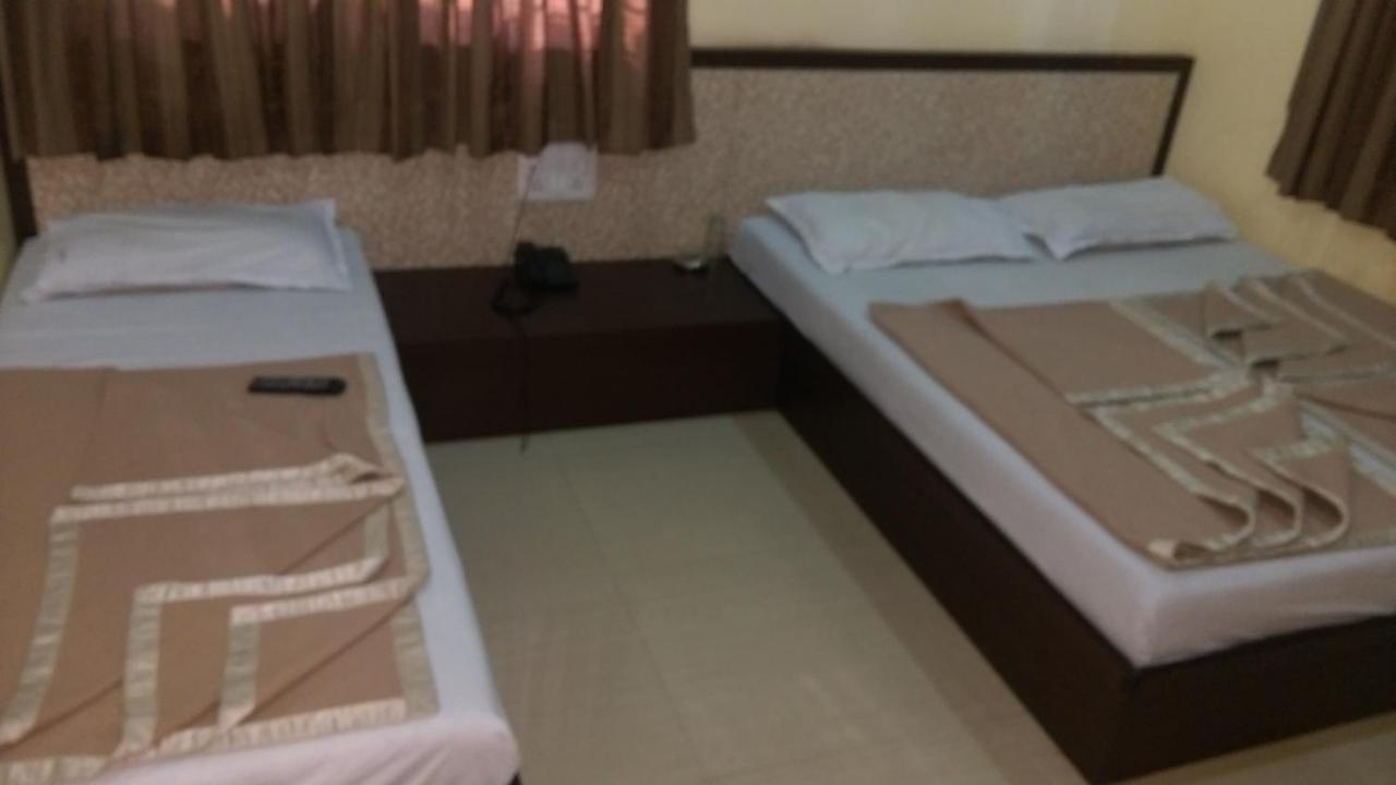 Hotel Sai Niwas Shirdi Exterior foto