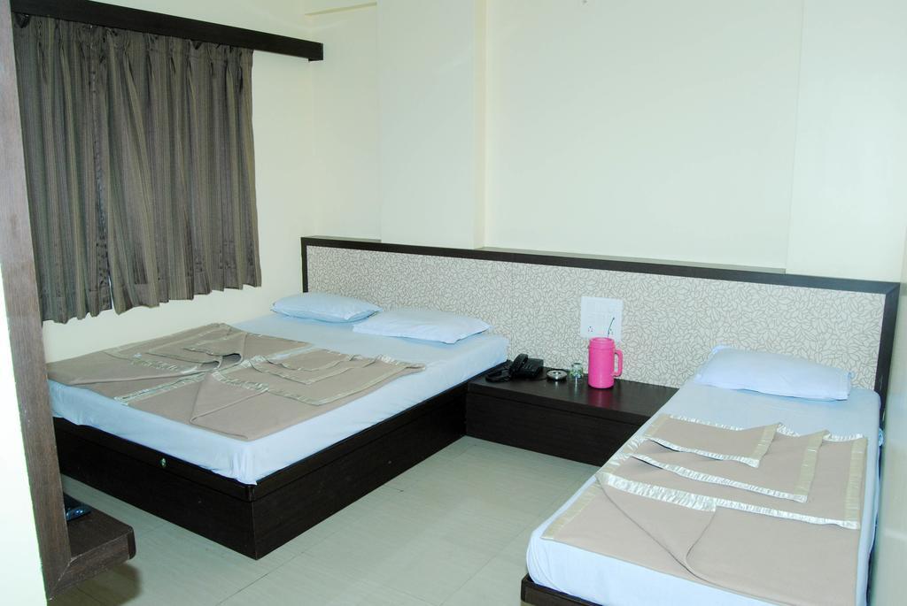 Hotel Sai Niwas Shirdi Exterior foto